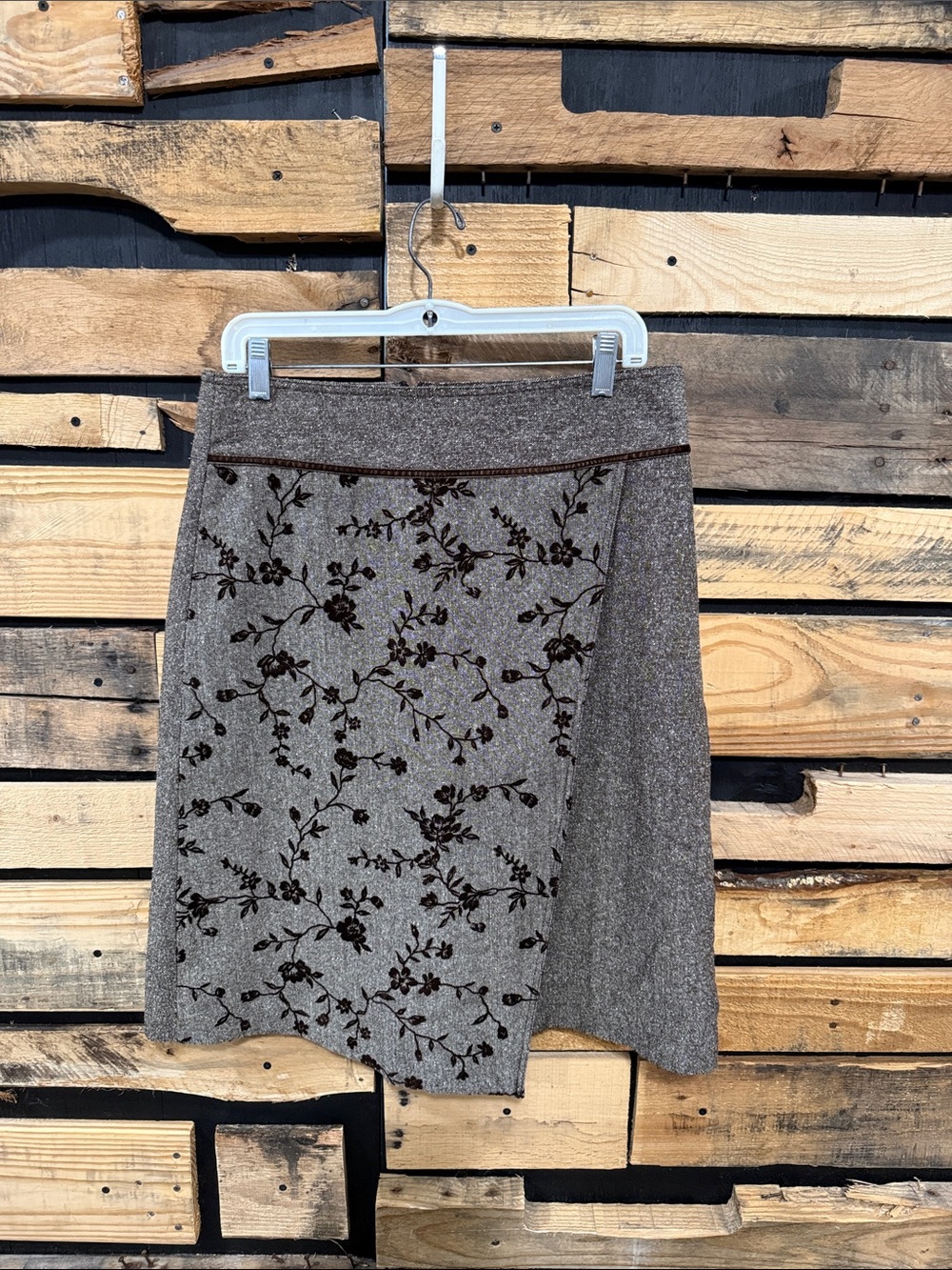 Vintage Christopher & Banks Brown Tweed Floral Embroidered Wrap Skirt Size 10